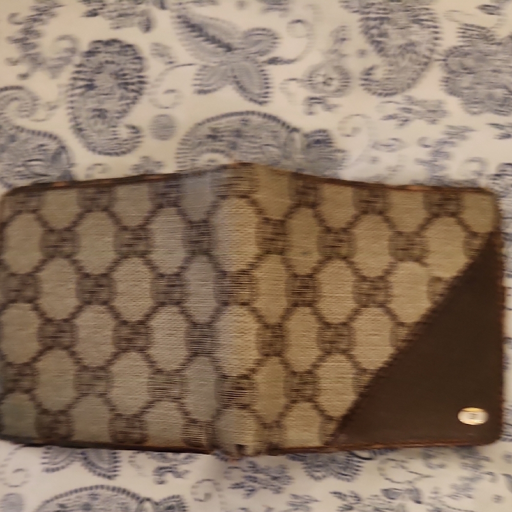 Gucci Beige and Dark Brown Monogram Wallet - Picture 3 of 6